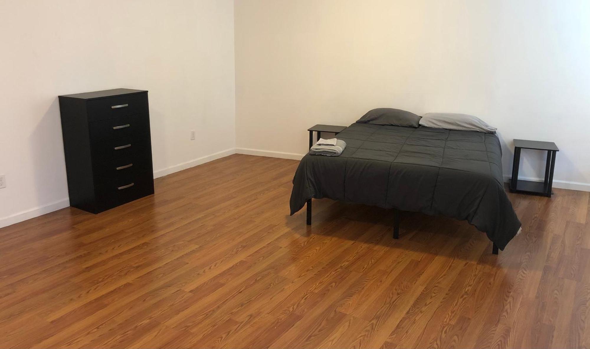 Large And Private Apartment Can Sleep Up To 8 People Comfortably With Direct Nyc Manhattan Train Only 5 Minute Walk Away Elizabeth Exterior photo