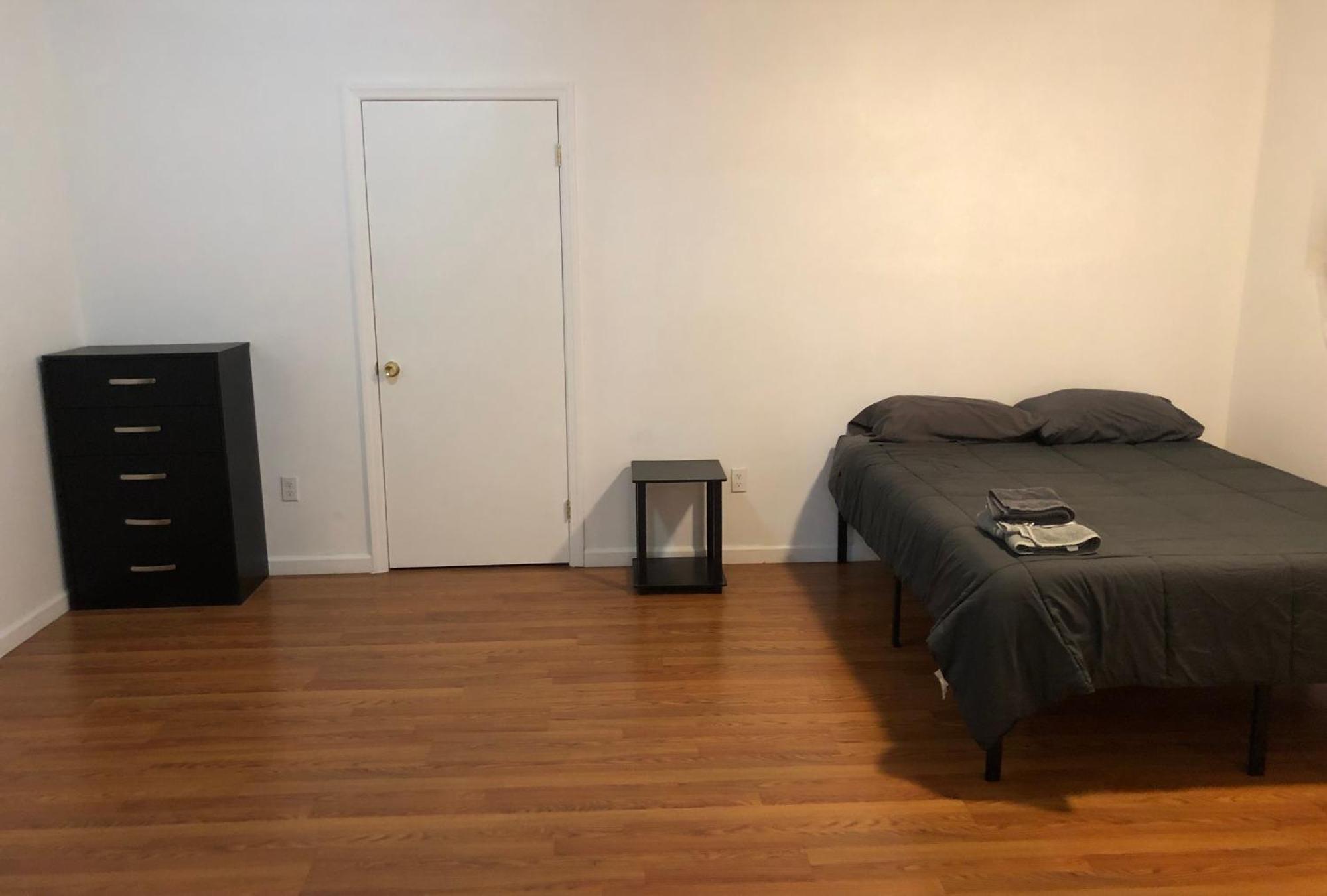 Large And Private Apartment Can Sleep Up To 8 People Comfortably With Direct Nyc Manhattan Train Only 5 Minute Walk Away Elizabeth Exterior photo