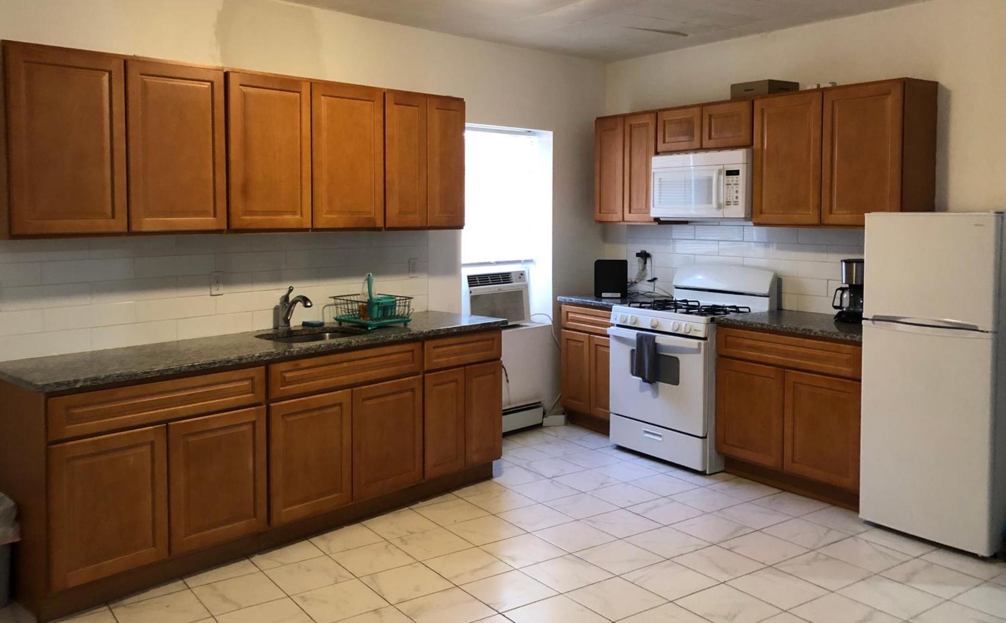 Large And Private Apartment Can Sleep Up To 8 People Comfortably With Direct Nyc Manhattan Train Only 5 Minute Walk Away Elizabeth Exterior photo